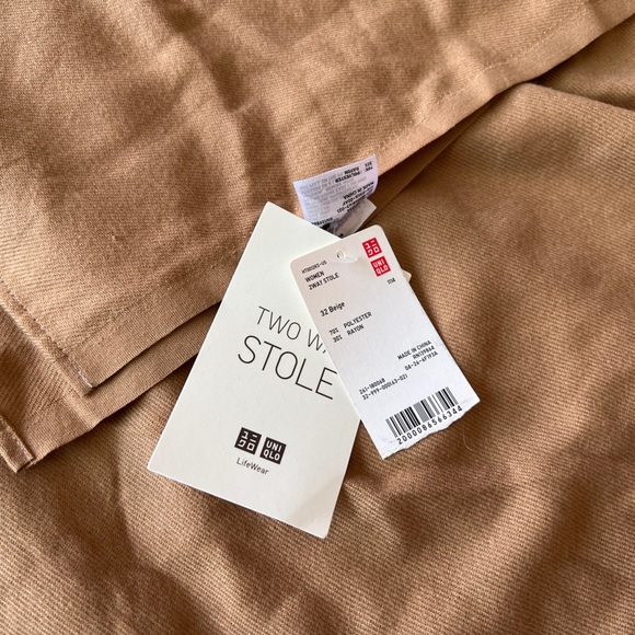 Uniqlo scarf/two way stole - Picture 2 of 4